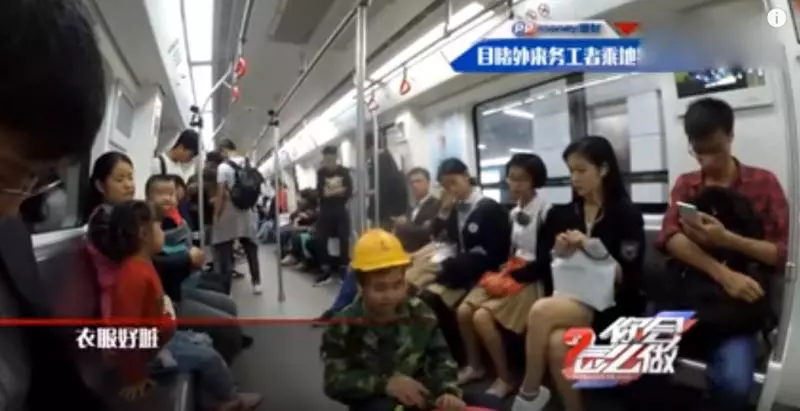 小女孩「餐廳遇工地夫妻用餐」出口嫌:衣服髒髒!媽媽「下一秒機會教育」結局萬人推爆:太有智慧