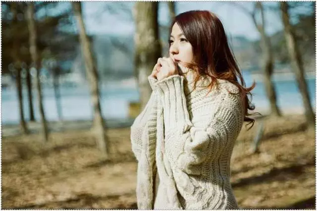 帶老婆回老家過年,母親村頭等著我們,然而第四天就把老婆送回城