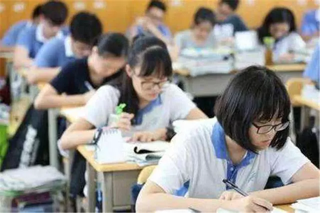 「媽媽,我肚子疼」,女兒第一次生理期,媽媽不可大意