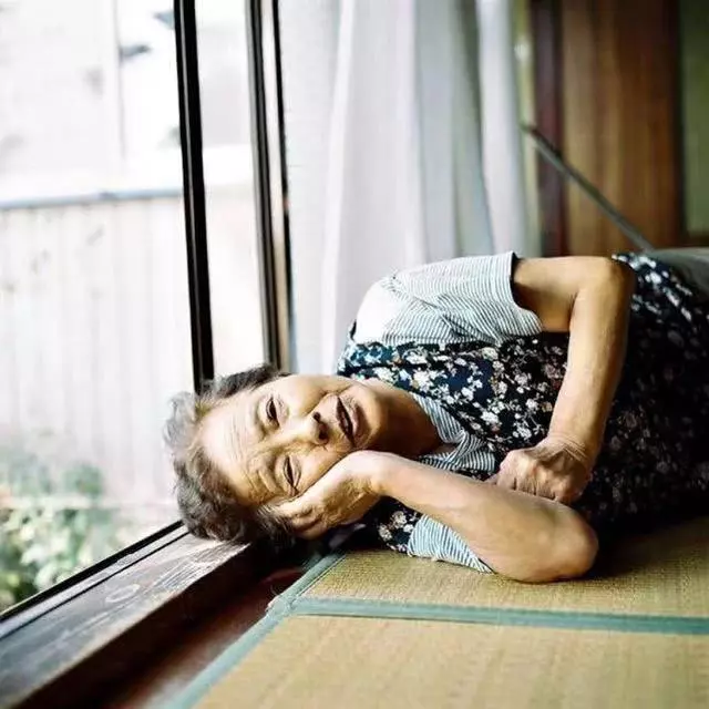 跨越四代祖孫情!84歲曾祖母與曾孫女的「農村生活」,「平凡就是幸福」珍惜眼前人~