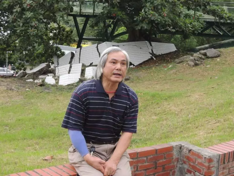 一夜痛失3摯愛!921倖存丈夫患憂鬱「靠唯一兒撐過來」父子相依為命「今60歲獨居」:還是會想太太 !