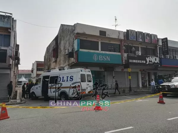 疑丟炸彈炸提款機 ,匪徒搶錢不果空手逃