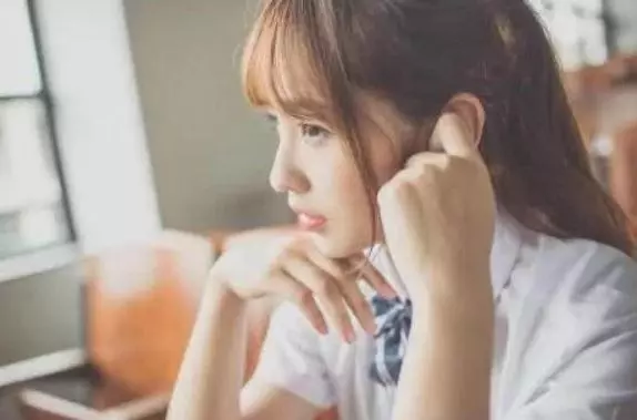 女生有這3個特徵,天生就是氣質型美女!