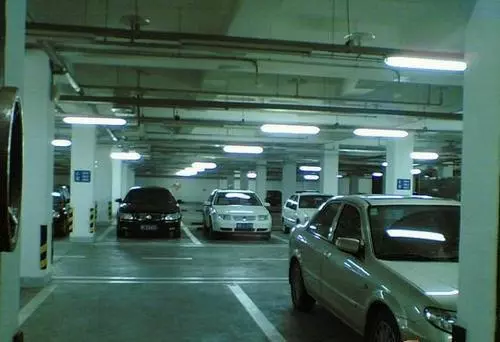 車鑰匙只能用來開車門?原來好多功能!