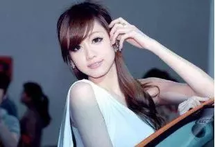 林心如妹妹近照曝光,親生姐妹顏值氣質差距很大,網友:霍建華眼光真不錯
