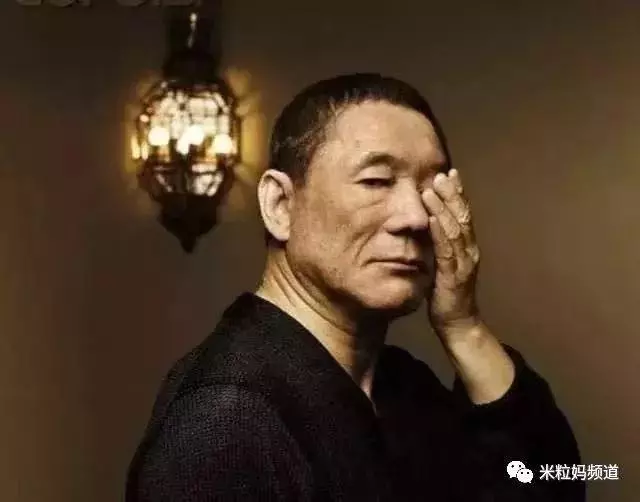 分房14年不怕外遇,李㼈寵妻陪逛街,看到喜歡的就買!