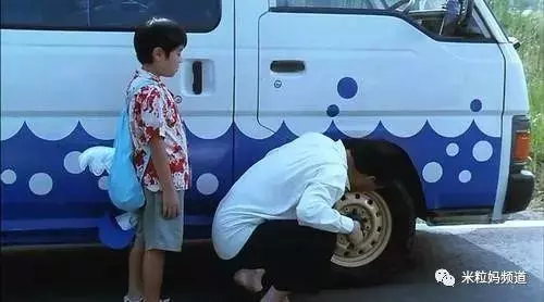 分房14年不怕外遇,李㼈寵妻陪逛街,看到喜歡的就買!