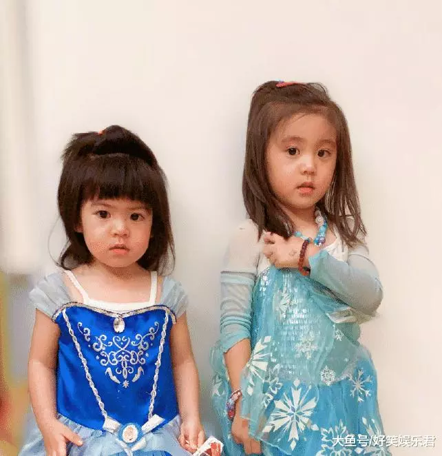 本以為賈靜雯女兒夠美了,但看到趙薇9歲女兒,顏值和氣質絕了,網友瞬間淪陷!