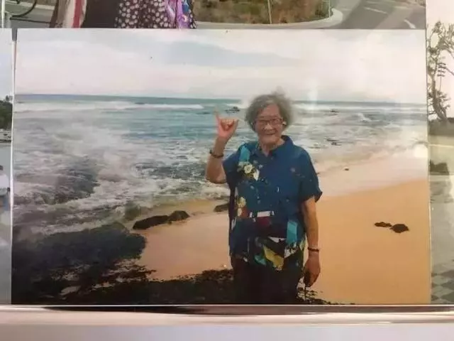 丈夫兒子相繼離去!89歲白髮嬤「賣房環遊世界」,「自願住老人公寓」與老友遊戲人間:我的心永遠18歲~~
