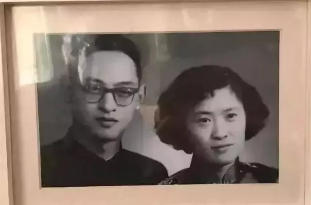 丈夫兒子相繼離去!89歲白髮嬤「賣房環遊世界」,「自願住老人公寓」與老友遊戲人間:我的心永遠18歲~~