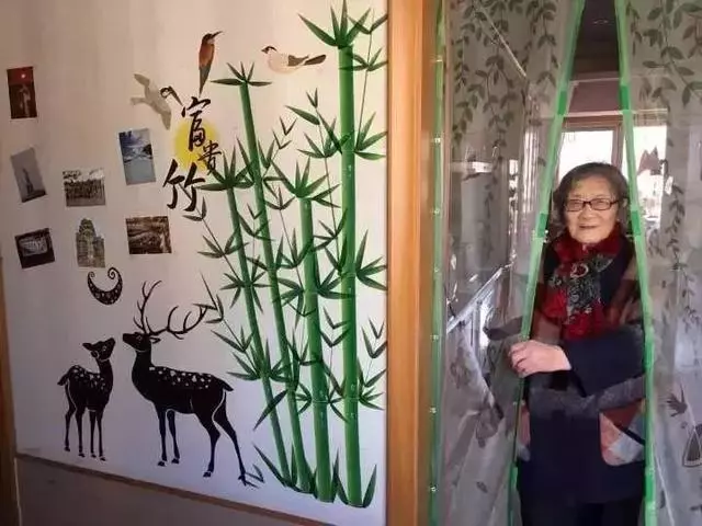 丈夫兒子相繼離去!89歲白髮嬤「賣房環遊世界」,「自願住老人公寓」與老友遊戲人間:我的心永遠18歲~~