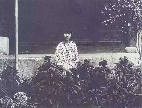 結婚12年「看不慣男尊女卑」棄子女逃家尋自由,「只要愛情不要錢」拒女兒養老61歲寄出遺產無人送終~~