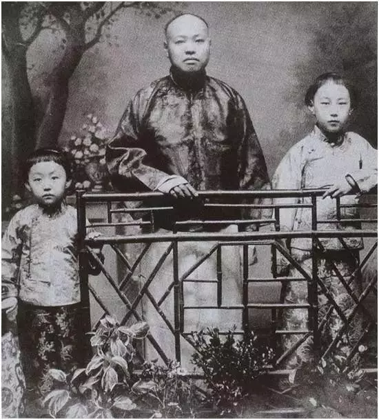 結婚12年「看不慣男尊女卑」棄子女逃家尋自由,「只要愛情不要錢」拒女兒養老61歲寄出遺產無人送終~~