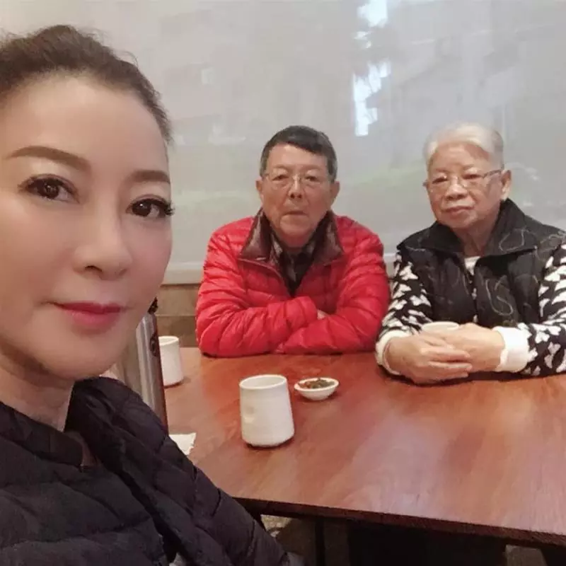 成名不忘本!楊繡惠為親自照顧父母,與兩老「同住40年」!牢記「父親叮嚀」不忘初心