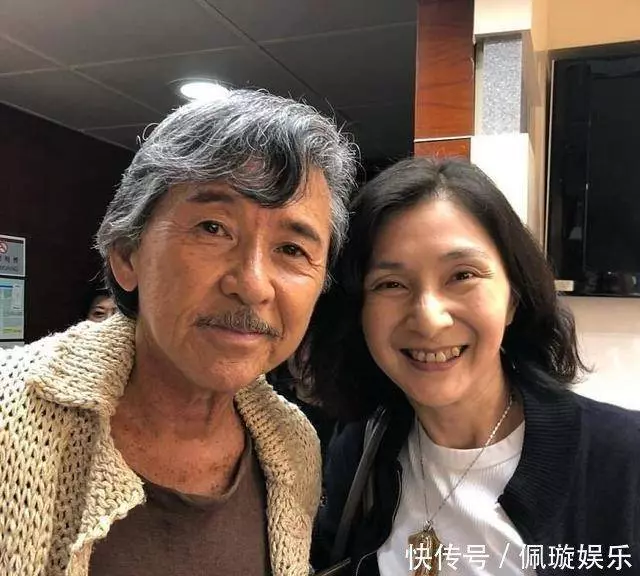 71歲林子祥和58歲葉倩文近照,一個頭髮花白,一個滿臉皺紋!