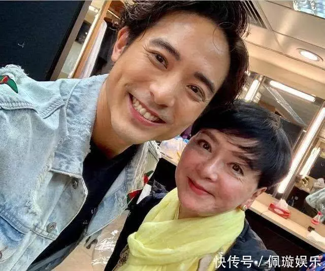 71歲林子祥和58歲葉倩文近照,一個頭髮花白,一個滿臉皺紋!