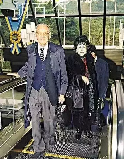 「當小三生6子」70歲仍無名分兒女疏遠,整型上癮「素顏嚇跑小偷」如今83歲遇真愛!