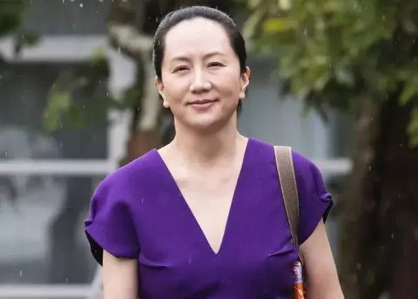孟晚舟再出庭面帶笑容 腳腕戴電子監控裝置曝光(圖)