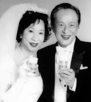 劉德華受他提攜,資深演員「關海山」被妻子發現時身體已僵硬,4任妻子7個子女大鬧靈堂爭遺產