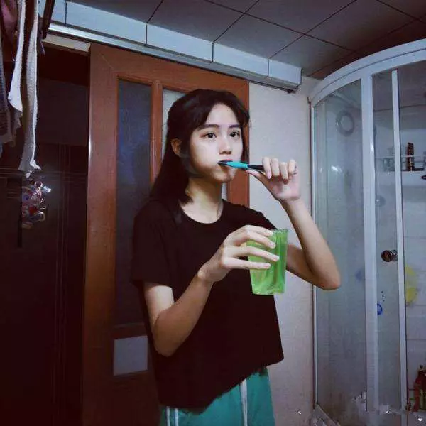 女考生「學測滿分被封學霸」爆紅!不僅人正,筆記也是一絕,網讚:「滿分不是沒有原因」!