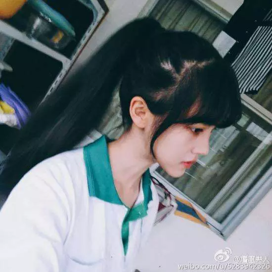 女考生「學測滿分被封學霸」爆紅!不僅人正,筆記也是一絕,網讚:「滿分不是沒有原因」!