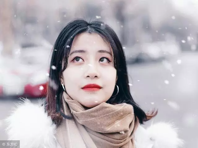 心理測試:四個背影選出一個最美的,測出你會留給男人什麼印象!