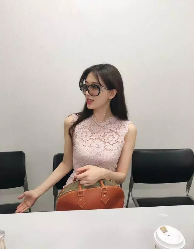 45歲林志玲私下「未修圖」爆光!看到腿的那一刻,網友:說不出話了!