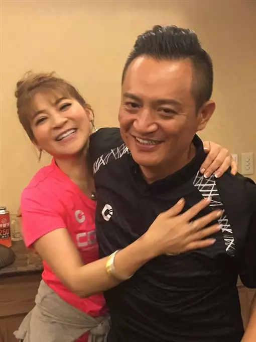 王彩樺爆懷孕5個月「老公和小姐貼身熱舞」,「結婚17年身材超好」今換老公擔心她 !