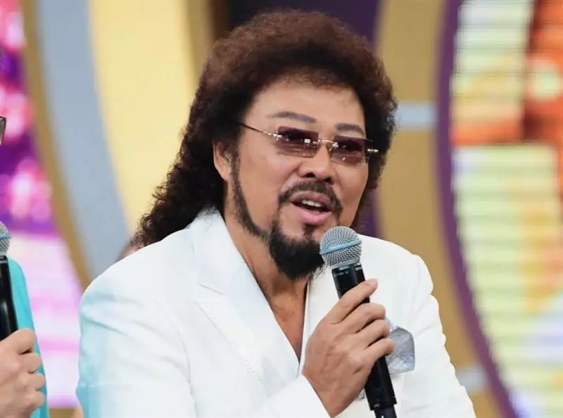 一集節目賺60萬!張菲私下超節儉「鞋子穿破也不丟」,退休後「晉級變指揮官」:人不能沒事做!