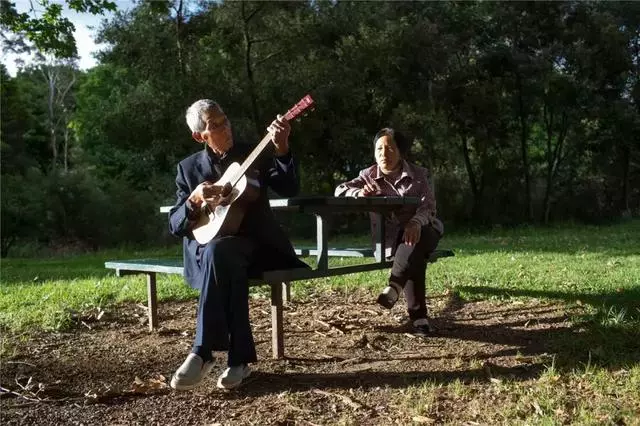 重生之旅!帶70歲重症父「花88天走完最後旅程」,病情意外好轉「補求婚」盼再陪老伴70年!