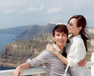 他們因戲定情「差8歲姊弟戀」不被看好 「結婚7年不生子」到處旅行猶如熱戀般