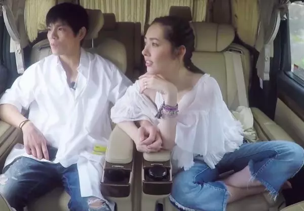 郭碧婷和向佐出行,看她在車裡腿怎麼放的 豪邁的姿勢「與往常淑女形象不同」 網友:忘了有鏡頭