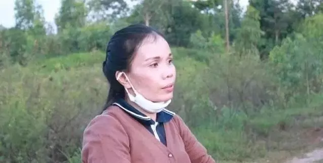 狗狗在公路旁等主人四年,當主人接牠回家那一刻,狗狗卻不跟主人走了