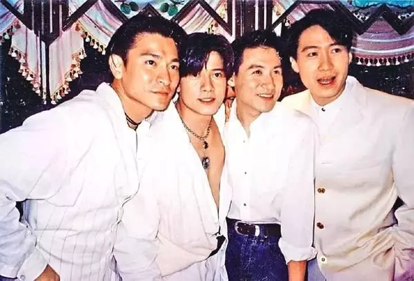 「昔日天王巨星蔡國權」遭遇行車事故後妻子將他留在養老院 親戚朋友幫助帶他走出困境!