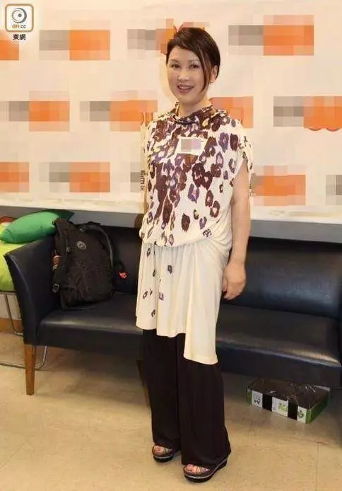 55歲陳秀雯帶兒還夫債十年,跟親妹反目,8年後近照曝光已離婚不做賢妻,網友:早該如此!
