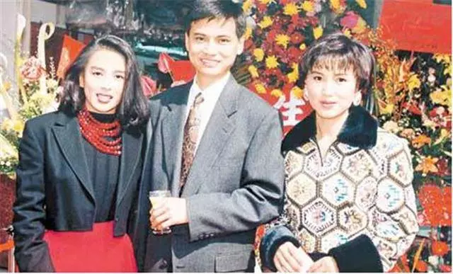 55歲陳秀雯帶兒還夫債十年,跟親妹反目,8年後近照曝光已離婚不做賢妻,網友:早該如此!