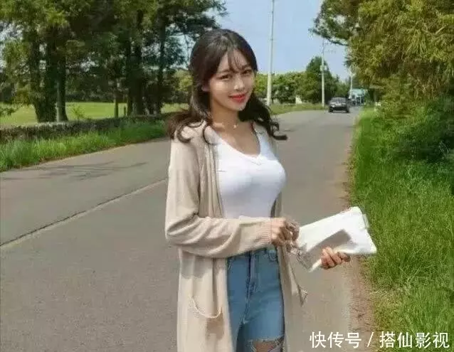 抖音「牛仔褲女神」走紅,鏡頭拉近的一瞬間,網友:不差這點流量