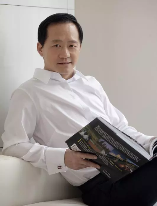 黃曉明更新微博, 「一路走好」讓大家情緒失控: 發生的太突然了 !