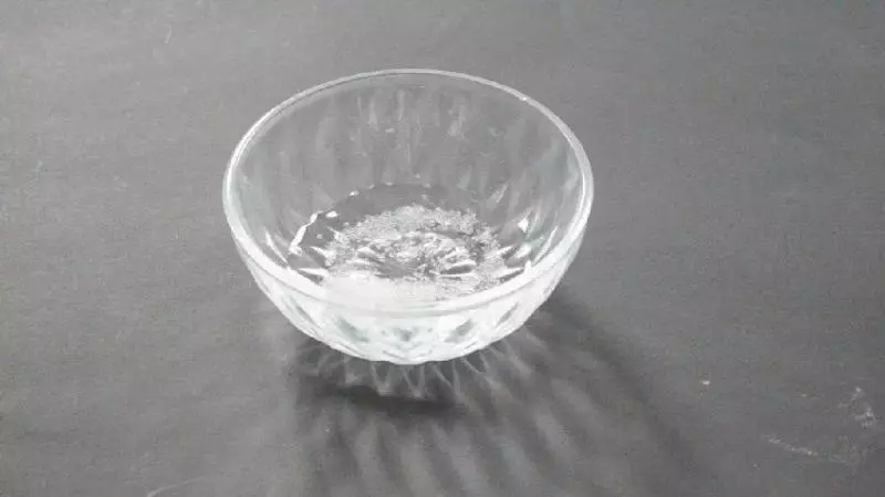 晚上不用點蚊香了!床下放一個「易拉罐」,一整晚都不會有蚊子來咬你!