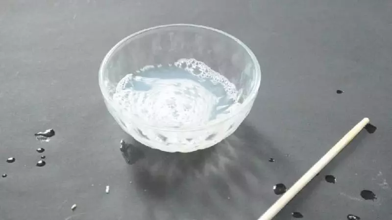 晚上不用點蚊香了!床下放一個「易拉罐」,一整晚都不會有蚊子來咬你!