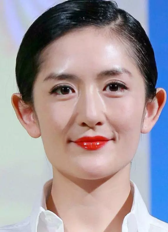 當家花旦化妝間病倒「僅僅5分鐘」全身動彈不得,搶救後「被判終生坐輪椅」37歲仍單身!