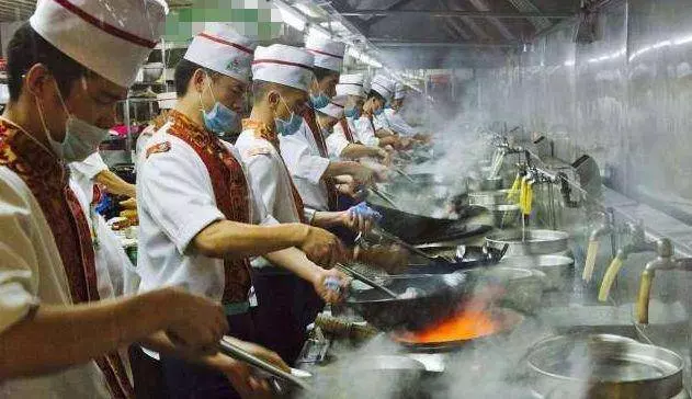 廚師為什麼要將水龍頭一直開著,這樣不浪費水嗎?原來錯怪廚師了 !