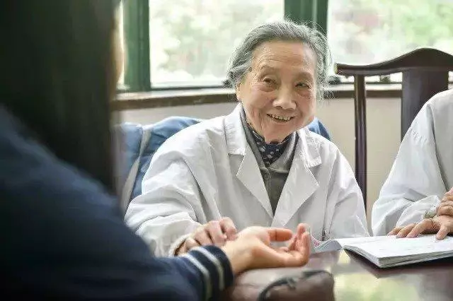 5位國醫大師,每人一條養生秘訣,做到的越多,恭喜你越長壽