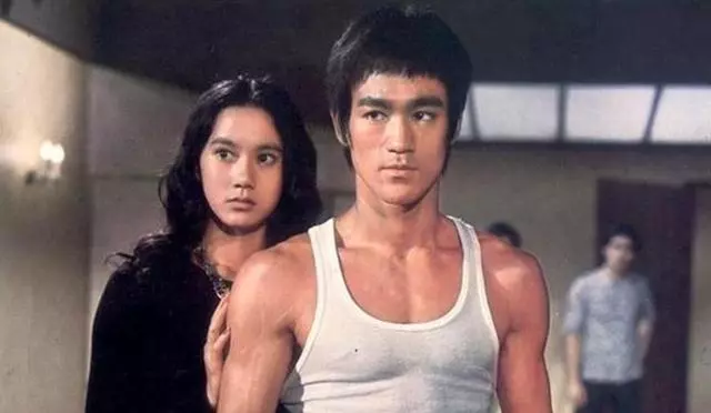 向華強娶「李小龍紅顏知己」4年情斷 養了前妻40年「向太從不干涉」敬重彼此情同家人