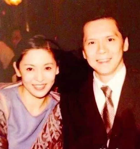 向華強娶「李小龍紅顏知己」4年情斷 養了前妻40年「向太從不干涉」敬重彼此情同家人
