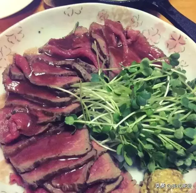 「25歲被妻子求婚」甘願冠妻姓「原以為會白頭偕老」,孰料妻子病逝「剩丈夫獨活回憶裡」:家中物品仍雙人份!