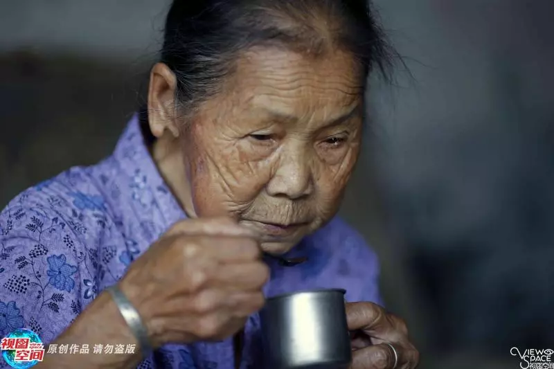 攜手99年!105歲爺爺「5歲娶童養媳」互訂終生,「結婚至今從沒吵架」成最羨慕夫妻~~