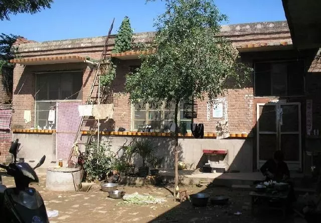 去看孫子兒媳嫌髒不讓進屋,一袋包子打發出門