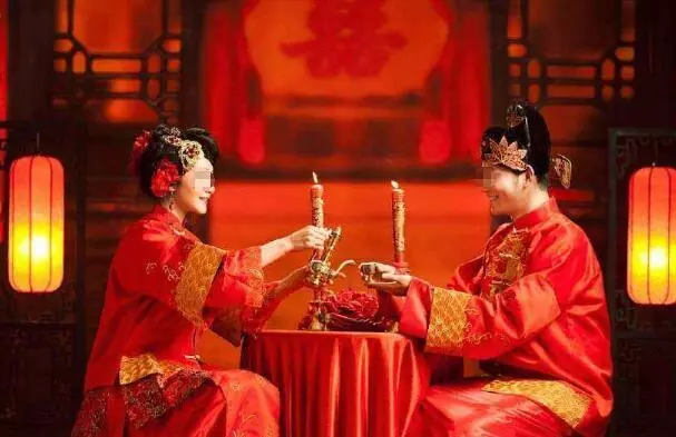 結婚當晚兒媳發燒,婆婆反而滿臉開心,,說給我喝了生兒子的偏方