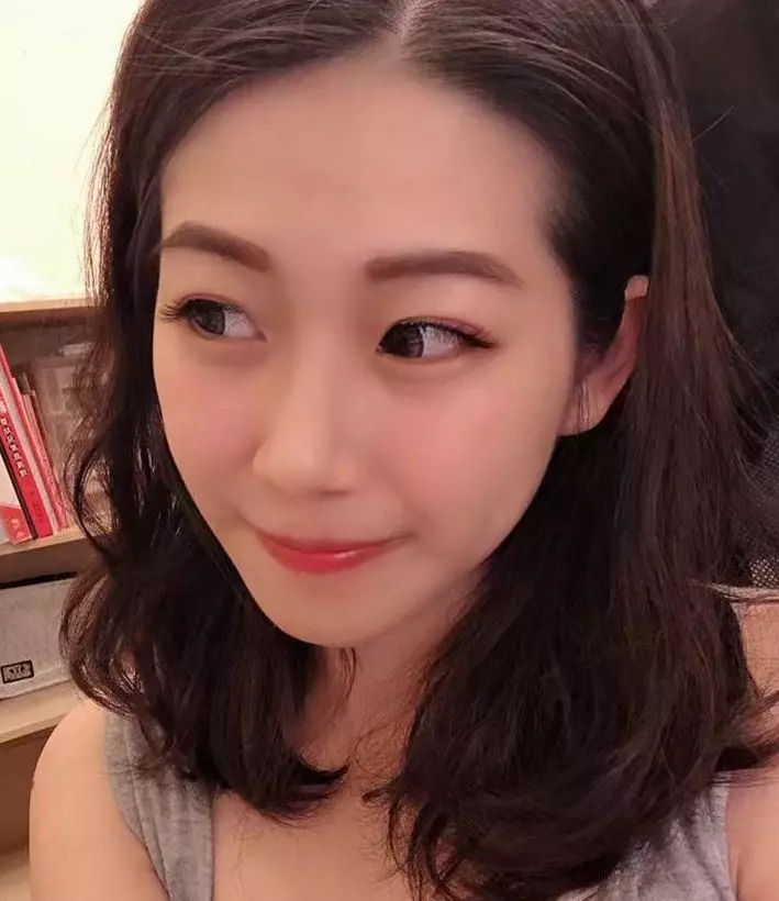 台中單親媽徵室友!爽包吃包住… 眾人一看她「火辣高顏值」超juicy 暴動:報名表哪拿?